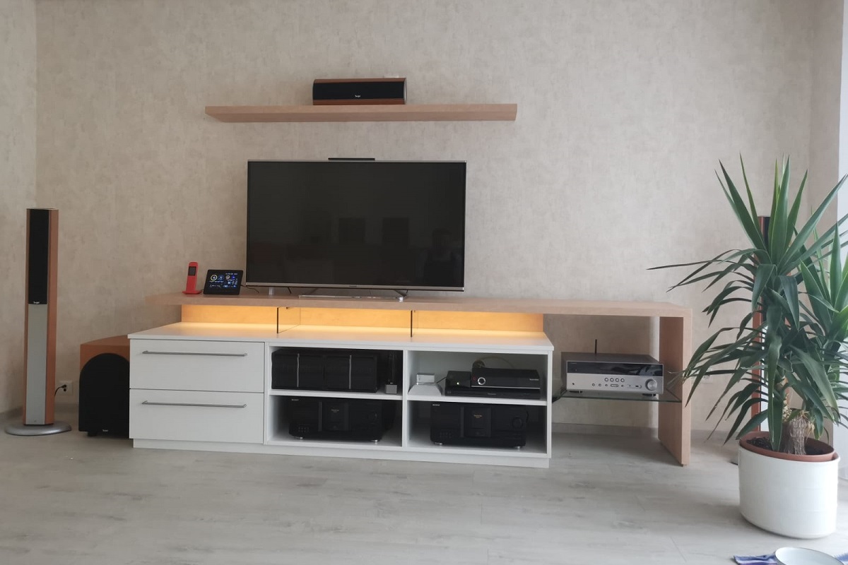 Sideboard mit LED-Beleuchtung